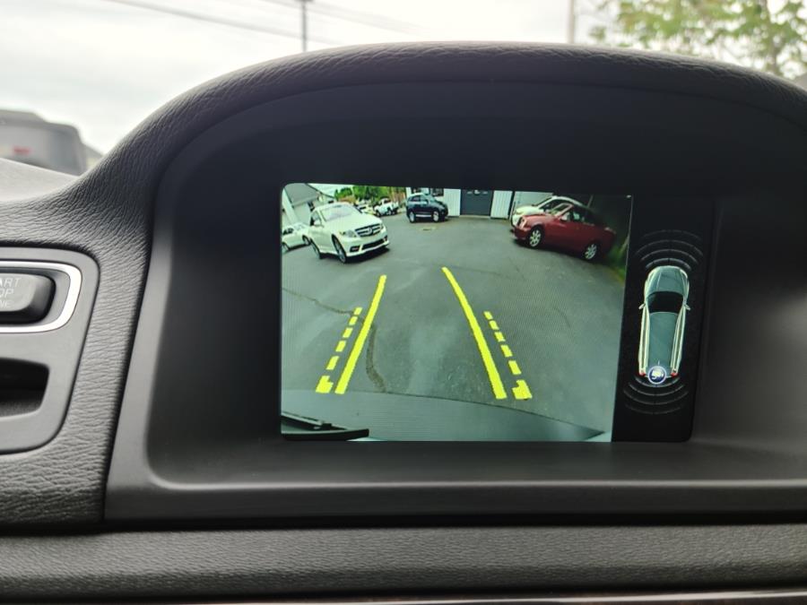 2016 Volvo XC70 AWD 4dr Wgn T5 Premier, available for sale in Milford, Connecticut | Chip's Auto Sales Inc. Milford, Connecticut 2016 Volvo XC70 AWD 4dr Wgn T5 Premier, available for sale in Milford, Connecticut | Chip's Auto Sales Inc. Milford, Connecticut