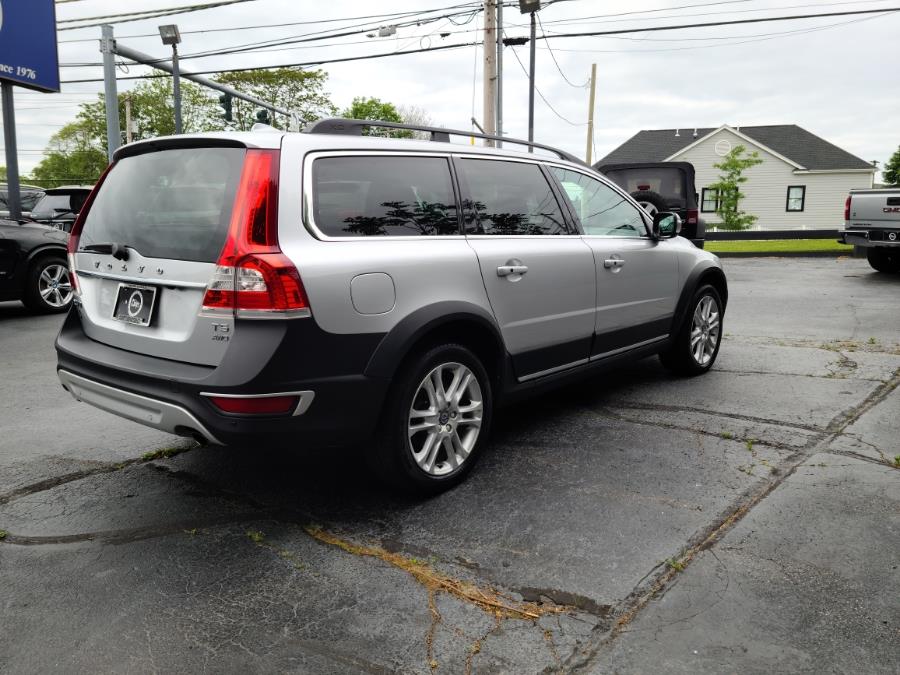 2016 Volvo XC70 AWD 4dr Wgn T5 Premier, available for sale in Milford, Connecticut | Chip's Auto Sales Inc. Milford, Connecticut 2016 Volvo XC70 AWD 4dr Wgn T5 Premier, available for sale in Milford, Connecticut | Chip's Auto Sales Inc. Milford, Connecticut