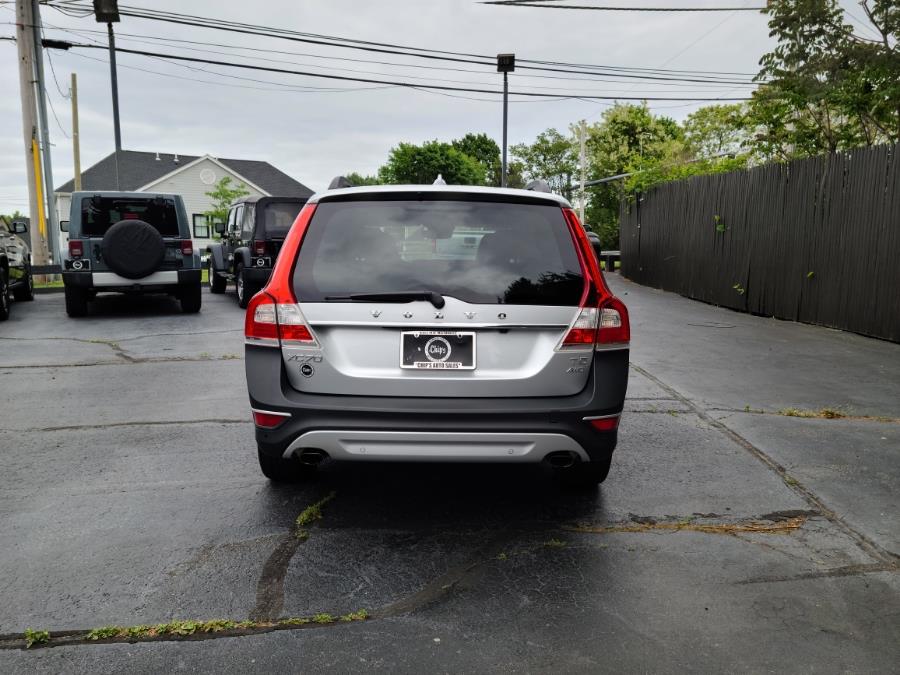 2016 Volvo XC70 AWD 4dr Wgn T5 Premier, available for sale in Milford, Connecticut | Chip's Auto Sales Inc. Milford, Connecticut 2016 Volvo XC70 AWD 4dr Wgn T5 Premier, available for sale in Milford, Connecticut | Chip's Auto Sales Inc. Milford, Connecticut