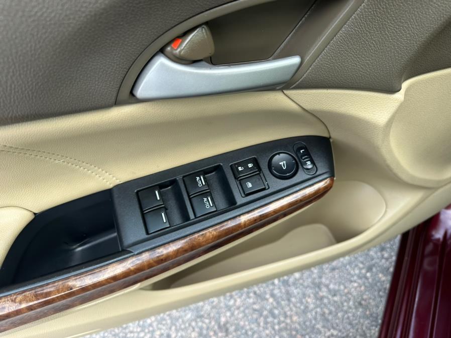 2009 Honda Accord Sdn 4dr I4 Auto EX-L PZEV, available for sale in South Windsor, Connecticut | Mike And Tony Auto Sales, Inc. South Windsor, Connecticut 2009 Honda Accord Sdn 4dr I4 Auto EX-L PZEV, available for sale in South Windsor, Connecticut | Mike And Tony Auto Sales, Inc. South Windsor, Connecticut