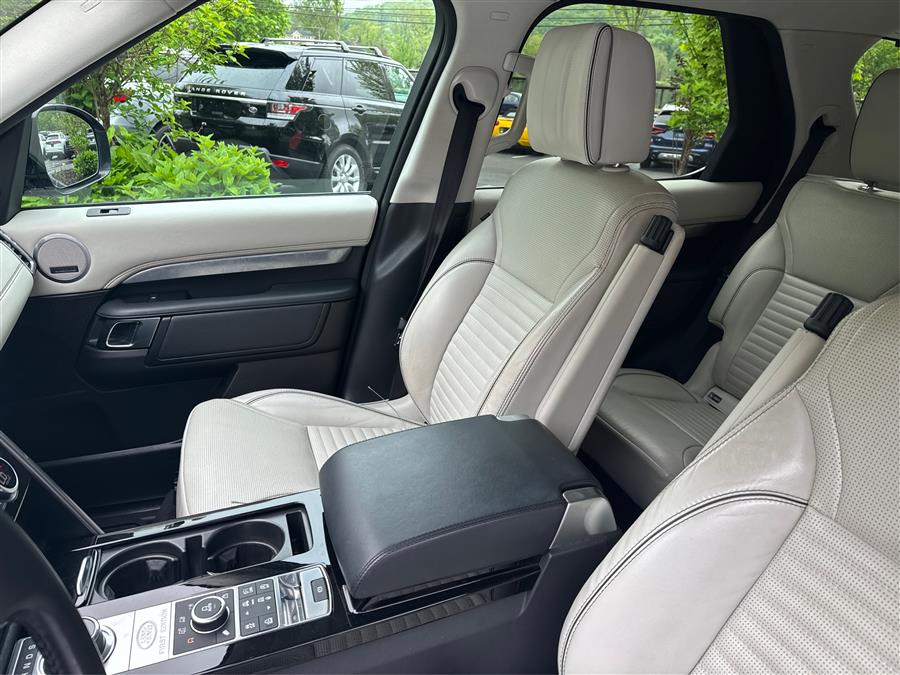 2017 Land Rover Discovery First Edition V6 Supercharged, available for sale in Canton, Connecticut | Lava Motors. Canton, Connecticut 2017 Land Rover Discovery First Edition V6 Supercharged, available for sale in Canton, Connecticut | Lava Motors. Canton, Connecticut