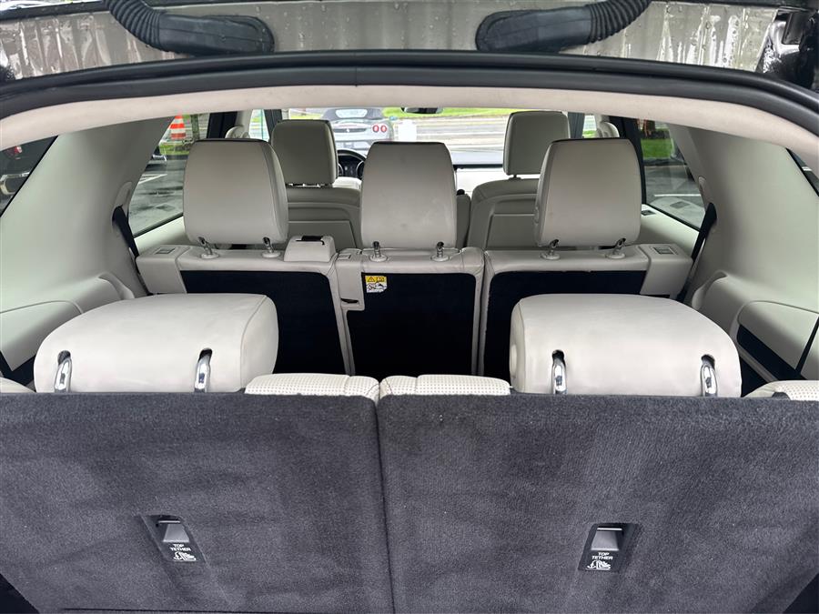 2017 Land Rover Discovery First Edition V6 Supercharged, available for sale in Canton, Connecticut | Lava Motors. Canton, Connecticut 2017 Land Rover Discovery First Edition V6 Supercharged, available for sale in Canton, Connecticut | Lava Motors. Canton, Connecticut