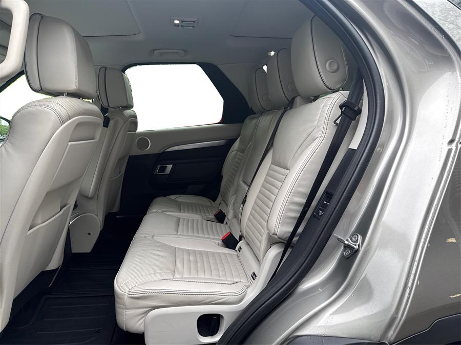 2017 Land Rover Discovery First Edition V6 Supercharged, available for sale in Canton, Connecticut | Lava Motors. Canton, Connecticut 2017 Land Rover Discovery First Edition V6 Supercharged, available for sale in Canton, Connecticut | Lava Motors. Canton, Connecticut