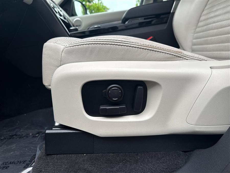 2017 Land Rover Discovery First Edition V6 Supercharged, available for sale in Canton, Connecticut | Lava Motors. Canton, Connecticut 2017 Land Rover Discovery First Edition V6 Supercharged, available for sale in Canton, Connecticut | Lava Motors. Canton, Connecticut