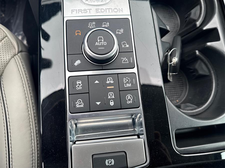 2017 Land Rover Discovery First Edition V6 Supercharged, available for sale in Canton, Connecticut | Lava Motors. Canton, Connecticut 2017 Land Rover Discovery First Edition V6 Supercharged, available for sale in Canton, Connecticut | Lava Motors. Canton, Connecticut