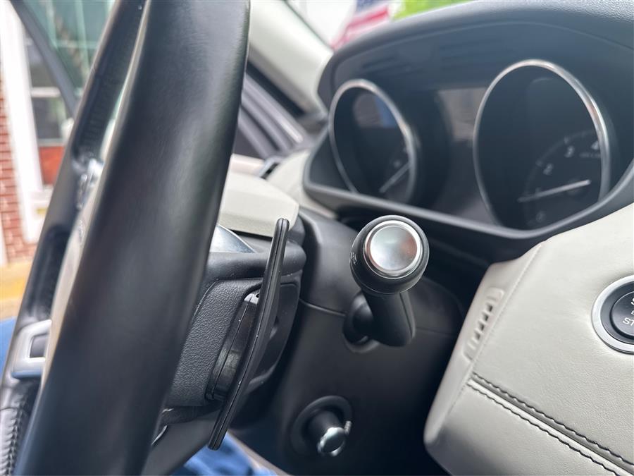 2017 Land Rover Discovery First Edition V6 Supercharged, available for sale in Canton, Connecticut | Lava Motors. Canton, Connecticut 2017 Land Rover Discovery First Edition V6 Supercharged, available for sale in Canton, Connecticut | Lava Motors. Canton, Connecticut
