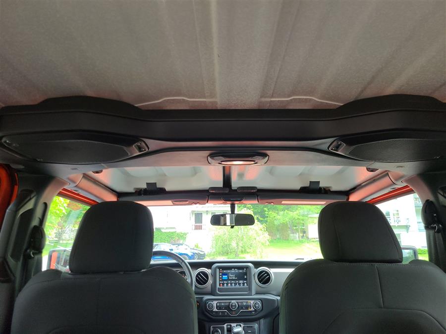 2018 Jeep Wrangler Unlimited Sahara 4x4, available for sale in Canton, Connecticut | Lava Motors. Canton, Connecticut 2018 Jeep Wrangler Unlimited Sahara 4x4, available for sale in Canton, Connecticut | Lava Motors. Canton, Connecticut