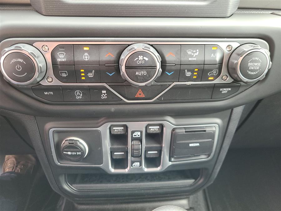2018 Jeep Wrangler Unlimited Sahara 4x4, available for sale in Canton, Connecticut | Lava Motors. Canton, Connecticut 2018 Jeep Wrangler Unlimited Sahara 4x4, available for sale in Canton, Connecticut | Lava Motors. Canton, Connecticut