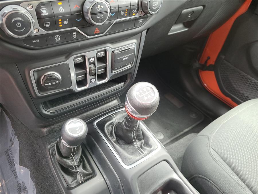 2018 Jeep Wrangler Unlimited Sahara 4x4, available for sale in Canton, Connecticut | Lava Motors. Canton, Connecticut 2018 Jeep Wrangler Unlimited Sahara 4x4, available for sale in Canton, Connecticut | Lava Motors. Canton, Connecticut