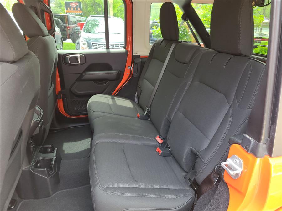 2018 Jeep Wrangler Unlimited Sahara 4x4, available for sale in Canton, Connecticut | Lava Motors. Canton, Connecticut 2018 Jeep Wrangler Unlimited Sahara 4x4, available for sale in Canton, Connecticut | Lava Motors. Canton, Connecticut