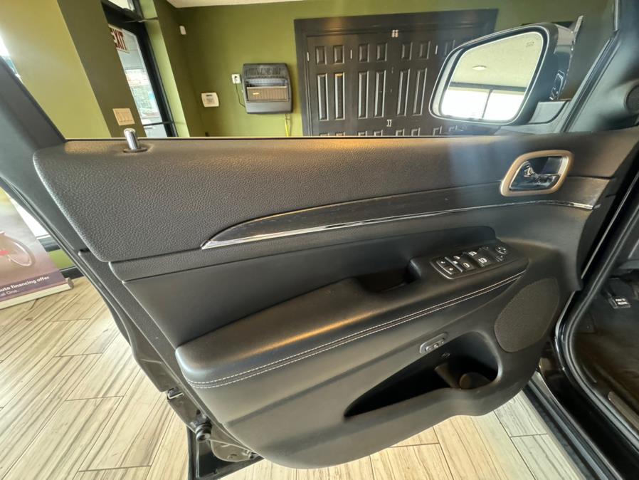 2015 Jeep Grand Cherokee 4WD 4dr Limited, available for sale in West Hartford, Connecticut | AutoMax. West Hartford, Connecticut 2015 Jeep Grand Cherokee 4WD 4dr Limited, available for sale in West Hartford, Connecticut | AutoMax. West Hartford, Connecticut