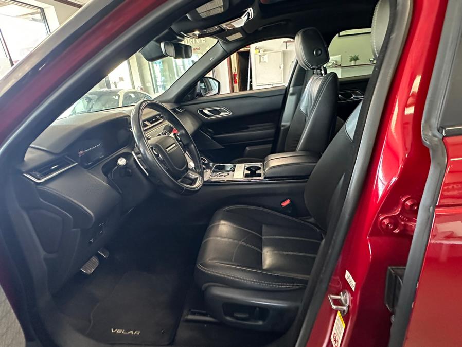 2018 Land Rover Range Rover Velar P250 R-Dynamic SE, available for sale in Inwood, New York | 5 Towns Drive. Inwood, New York 2018 Land Rover Range Rover Velar P250 R-Dynamic SE, available for sale in Inwood, New York | 5 Towns Drive. Inwood, New York