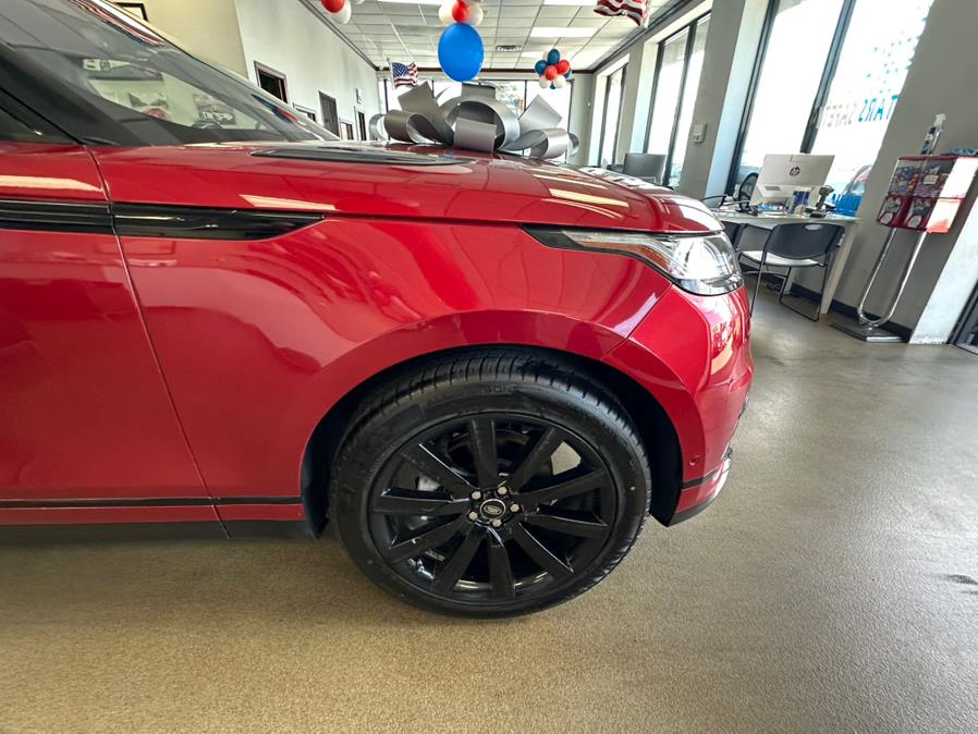 2018 Land Rover Range Rover Velar P250 R-Dynamic SE, available for sale in Inwood, New York | 5 Towns Drive. Inwood, New York 2018 Land Rover Range Rover Velar P250 R-Dynamic SE, available for sale in Inwood, New York | 5 Towns Drive. Inwood, New York