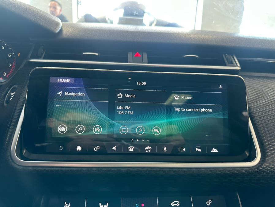 2018 Land Rover Range Rover Velar P250 R-Dynamic SE, available for sale in Inwood, New York | 5 Towns Drive. Inwood, New York 2018 Land Rover Range Rover Velar P250 R-Dynamic SE, available for sale in Inwood, New York | 5 Towns Drive. Inwood, New York