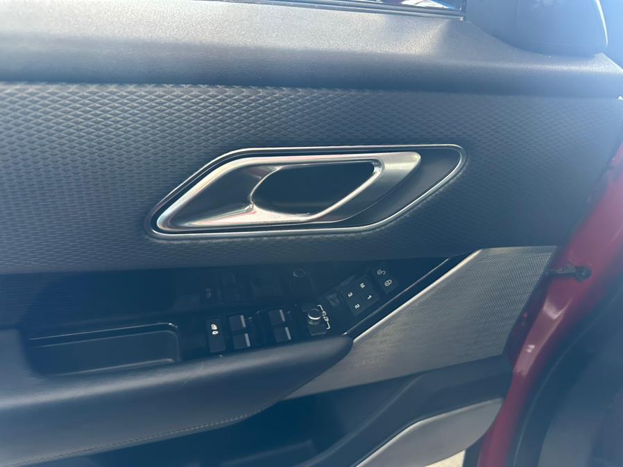 2018 Land Rover Range Rover Velar P250 R-Dynamic SE, available for sale in Inwood, New York | 5 Towns Drive. Inwood, New York 2018 Land Rover Range Rover Velar P250 R-Dynamic SE, available for sale in Inwood, New York | 5 Towns Drive. Inwood, New York