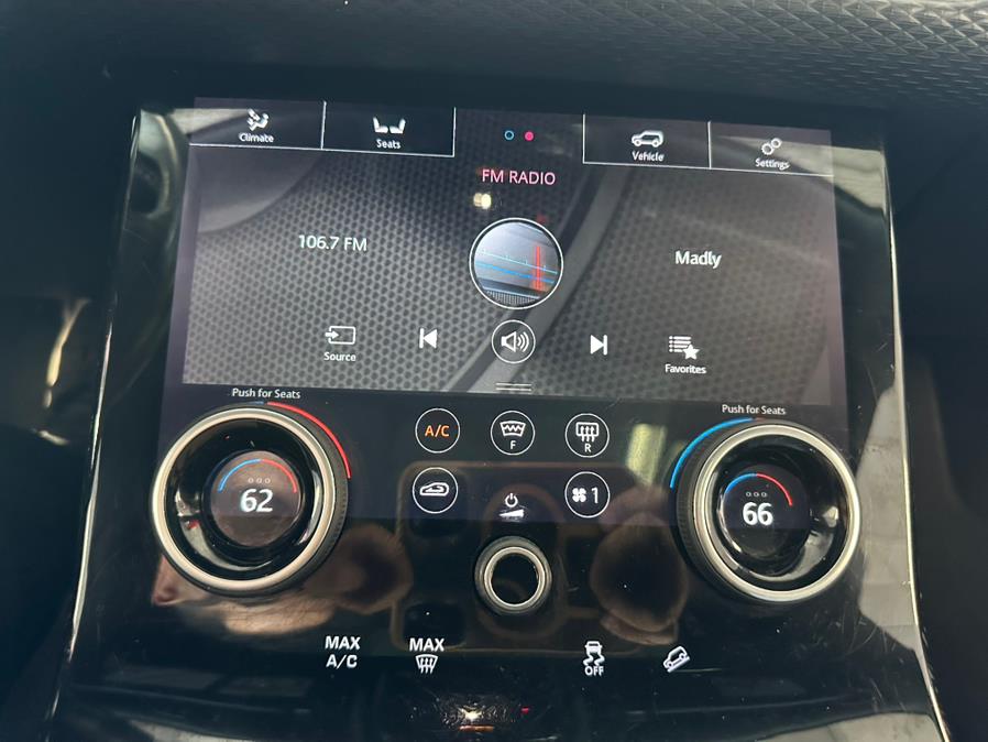 2018 Land Rover Range Rover Velar P250 R-Dynamic SE, available for sale in Inwood, New York | 5 Towns Drive. Inwood, New York 2018 Land Rover Range Rover Velar P250 R-Dynamic SE, available for sale in Inwood, New York | 5 Towns Drive. Inwood, New York