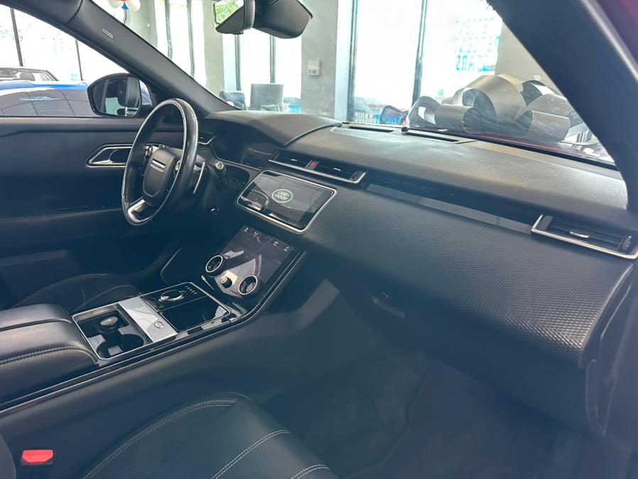 2018 Land Rover Range Rover Velar P250 R-Dynamic SE, available for sale in Inwood, New York | 5 Towns Drive. Inwood, New York 2018 Land Rover Range Rover Velar P250 R-Dynamic SE, available for sale in Inwood, New York | 5 Towns Drive. Inwood, New York