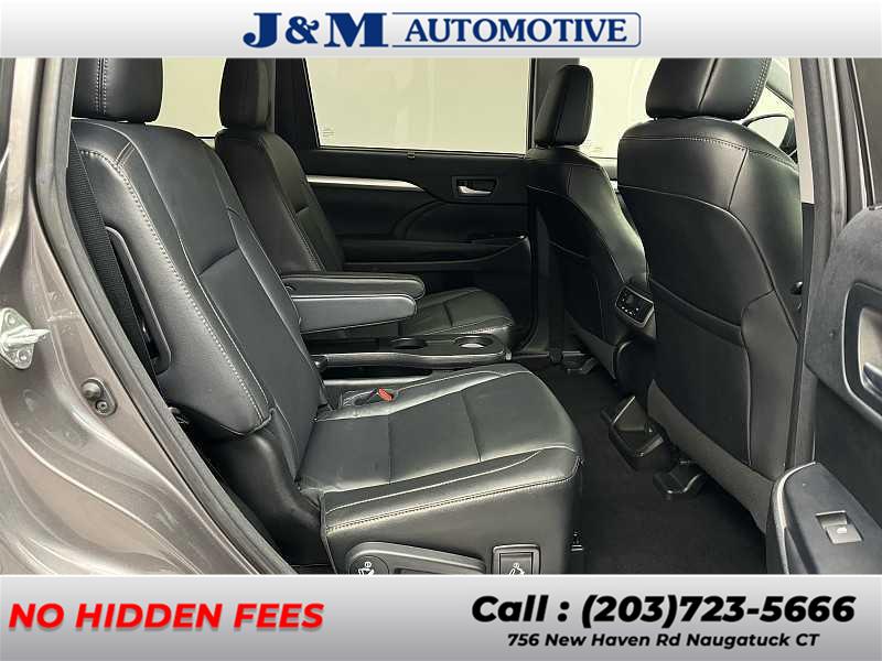2018 Toyota Highlander XLE, available for sale in Naugatuck, Connecticut | J&M Automotive Sls&Svc LLC. Naugatuck, Connecticut 2018 Toyota Highlander XLE, available for sale in Naugatuck, Connecticut | J&M Automotive Sls&Svc LLC. Naugatuck, Connecticut