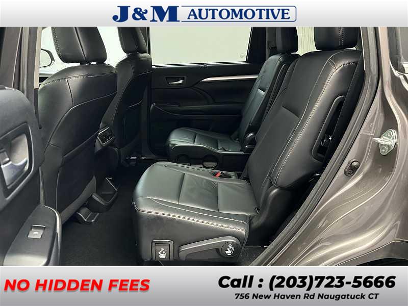 2018 Toyota Highlander XLE, available for sale in Naugatuck, Connecticut | J&M Automotive Sls&Svc LLC. Naugatuck, Connecticut 2018 Toyota Highlander XLE, available for sale in Naugatuck, Connecticut | J&M Automotive Sls&Svc LLC. Naugatuck, Connecticut