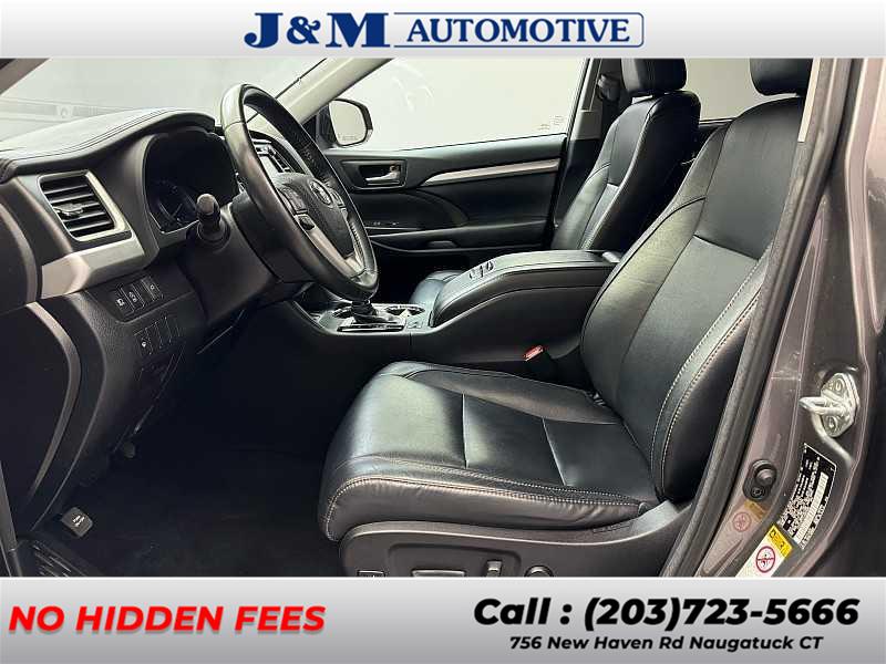 2018 Toyota Highlander XLE, available for sale in Naugatuck, Connecticut | J&M Automotive Sls&Svc LLC. Naugatuck, Connecticut 2018 Toyota Highlander XLE, available for sale in Naugatuck, Connecticut | J&M Automotive Sls&Svc LLC. Naugatuck, Connecticut