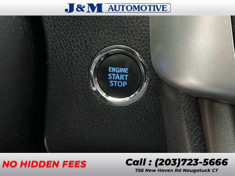 2018 Toyota Highlander XLE, available for sale in Naugatuck, Connecticut | J&M Automotive Sls&Svc LLC. Naugatuck, Connecticut 2018 Toyota Highlander XLE, available for sale in Naugatuck, Connecticut | J&M Automotive Sls&Svc LLC. Naugatuck, Connecticut