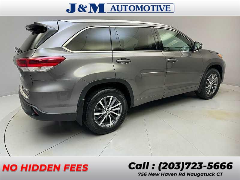 2018 Toyota Highlander XLE, available for sale in Naugatuck, Connecticut | J&M Automotive Sls&Svc LLC. Naugatuck, Connecticut 2018 Toyota Highlander XLE, available for sale in Naugatuck, Connecticut | J&M Automotive Sls&Svc LLC. Naugatuck, Connecticut