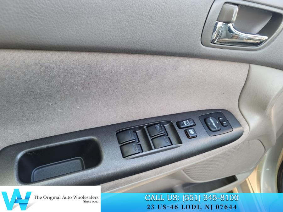2005 Toyota Camry 4dr Sdn LE Auto (Natl), available for sale in Lodi, New Jersey | AW Auto & Truck Wholesalers, Inc. Lodi, New Jersey 2005 Toyota Camry 4dr Sdn LE Auto (Natl), available for sale in Lodi, New Jersey | AW Auto & Truck Wholesalers, Inc. Lodi, New Jersey