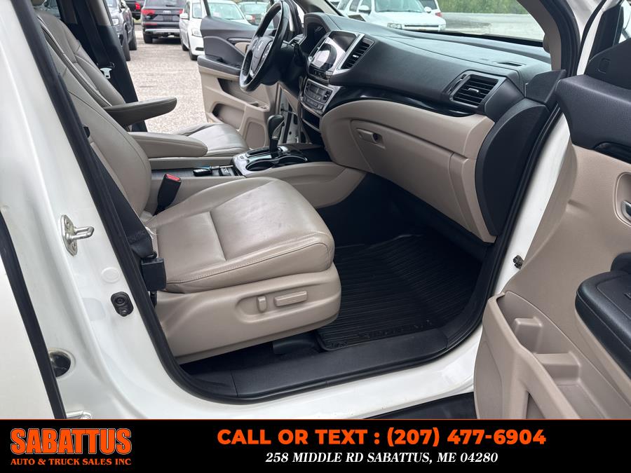 2019 Honda Ridgeline RTL-E AWD, available for sale in Sabattus, Maine | Sabattus Auto and Truck Sales Inc. Sabattus, Maine 2019 Honda Ridgeline RTL-E AWD, available for sale in Sabattus, Maine | Sabattus Auto and Truck Sales Inc. Sabattus, Maine