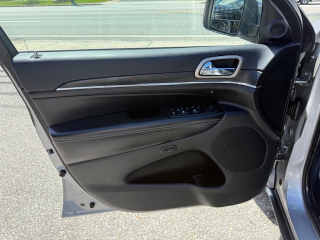 2015 Jeep Grand Cherokee 4WD 4dr Limited, available for sale in Huntington Station, New York | Huntington Auto Mall. Huntington Station, New York 2015 Jeep Grand Cherokee 4WD 4dr Limited, available for sale in Huntington Station, New York | Huntington Auto Mall. Huntington Station, New York