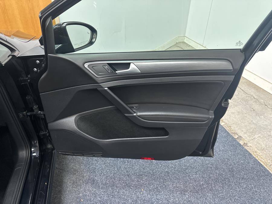 2018 Volkswagen Golf 1.8T 4-Door SE Auto, available for sale in Plainville, Connecticut | New England Auto Sales LLC. Plainville, Connecticut 2018 Volkswagen Golf 1.8T 4-Door SE Auto, available for sale in Plainville, Connecticut | New England Auto Sales LLC. Plainville, Connecticut