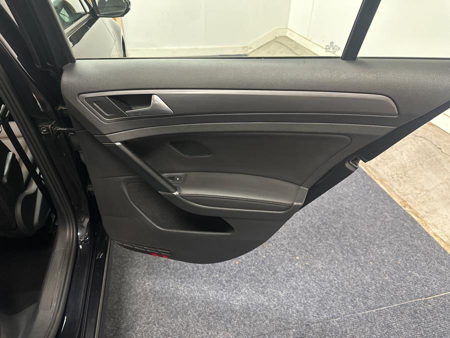 2018 Volkswagen Golf 1.8T 4-Door SE Auto, available for sale in Plainville, Connecticut | New England Auto Sales LLC. Plainville, Connecticut 2018 Volkswagen Golf 1.8T 4-Door SE Auto, available for sale in Plainville, Connecticut | New England Auto Sales LLC. Plainville, Connecticut
