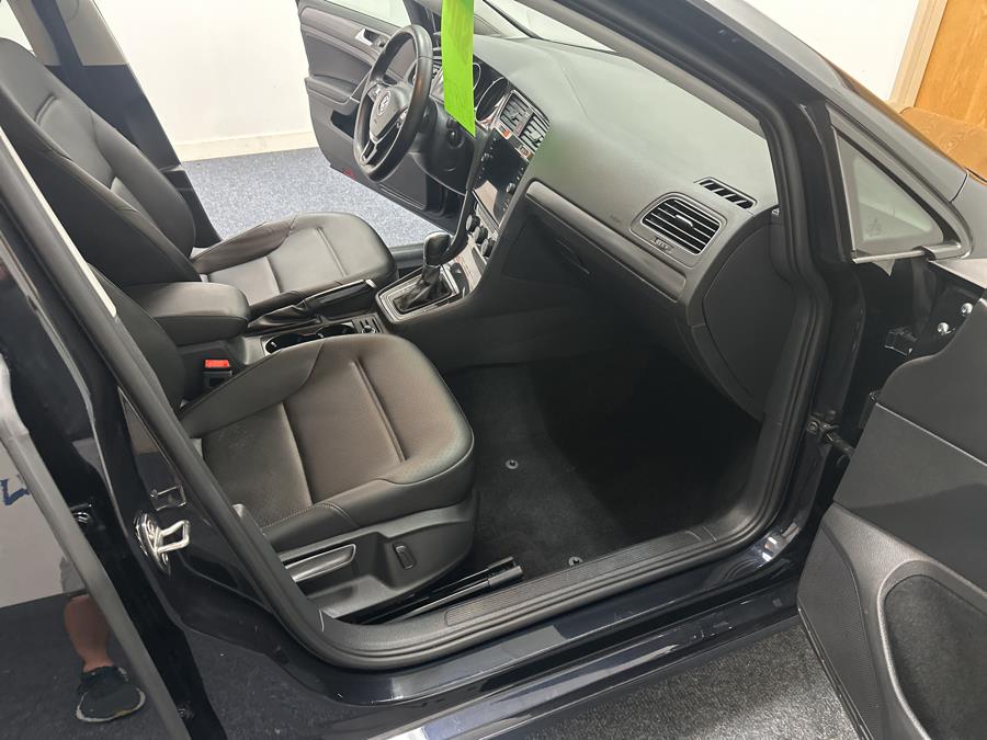 2018 Volkswagen Golf 1.8T 4-Door SE Auto, available for sale in Plainville, Connecticut | New England Auto Sales LLC. Plainville, Connecticut 2018 Volkswagen Golf 1.8T 4-Door SE Auto, available for sale in Plainville, Connecticut | New England Auto Sales LLC. Plainville, Connecticut