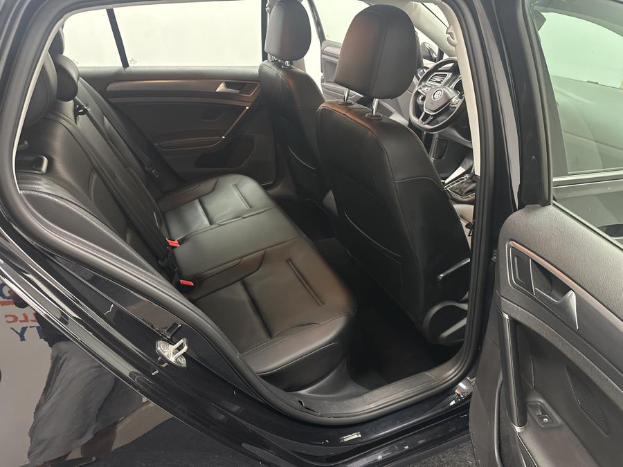 2018 Volkswagen Golf 1.8T 4-Door SE Auto, available for sale in Plainville, Connecticut | New England Auto Sales LLC. Plainville, Connecticut 2018 Volkswagen Golf 1.8T 4-Door SE Auto, available for sale in Plainville, Connecticut | New England Auto Sales LLC. Plainville, Connecticut