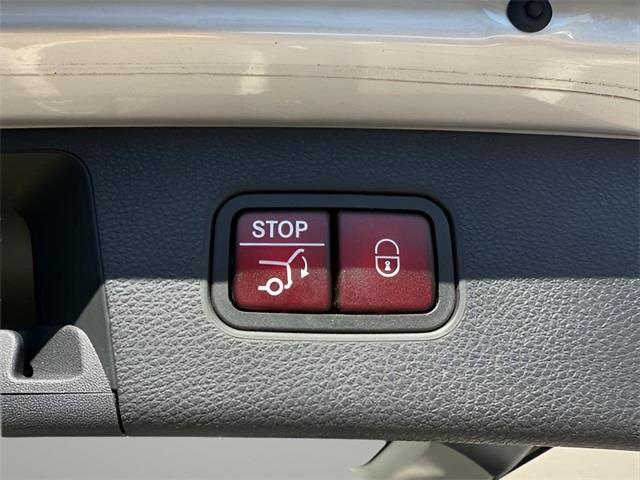 2014 Mercedes-benz Glk GLK 250, available for sale in Stratford, Connecticut | Wiz Leasing Inc. Stratford, Connecticut 2014 Mercedes-benz Glk GLK 250, available for sale in Stratford, Connecticut | Wiz Leasing Inc. Stratford, Connecticut