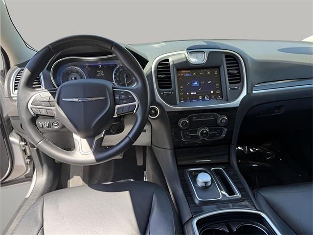 2016 Chrysler 300 Limited, available for sale in Stratford, Connecticut | Wiz Leasing Inc. Stratford, Connecticut 2016 Chrysler 300 Limited, available for sale in Stratford, Connecticut | Wiz Leasing Inc. Stratford, Connecticut