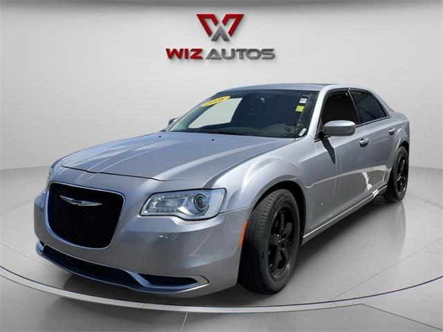 Used 2016 Chrysler 300 in Stratford, Connecticut | Wiz Leasing Inc. Stratford, Connecticut