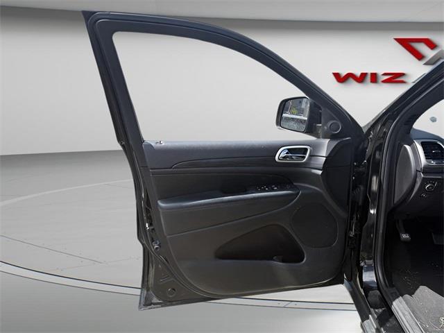 2020 Jeep Grand Cherokee Laredo E, available for sale in Stratford, Connecticut | Wiz Leasing Inc. Stratford, Connecticut 2020 Jeep Grand Cherokee Laredo E, available for sale in Stratford, Connecticut | Wiz Leasing Inc. Stratford, Connecticut