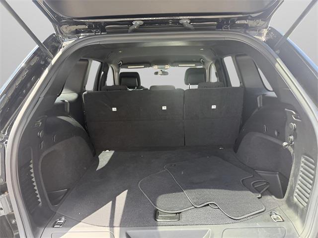 2020 Jeep Grand Cherokee Laredo E, available for sale in Stratford, Connecticut | Wiz Leasing Inc. Stratford, Connecticut 2020 Jeep Grand Cherokee Laredo E, available for sale in Stratford, Connecticut | Wiz Leasing Inc. Stratford, Connecticut