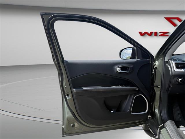 2020 Jeep Compass Latitude, available for sale in Stratford, Connecticut | Wiz Leasing Inc. Stratford, Connecticut 2020 Jeep Compass Latitude, available for sale in Stratford, Connecticut | Wiz Leasing Inc. Stratford, Connecticut