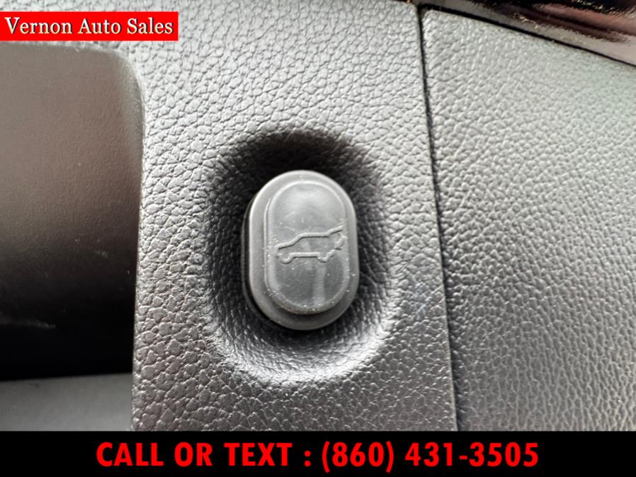2019 Cadillac Escalade 4WD 4dr Luxury, available for sale in Manchester, Connecticut | Vernon Auto Sale & Service. Manchester, Connecticut 2019 Cadillac Escalade 4WD 4dr Luxury, available for sale in Manchester, Connecticut | Vernon Auto Sale & Service. Manchester, Connecticut