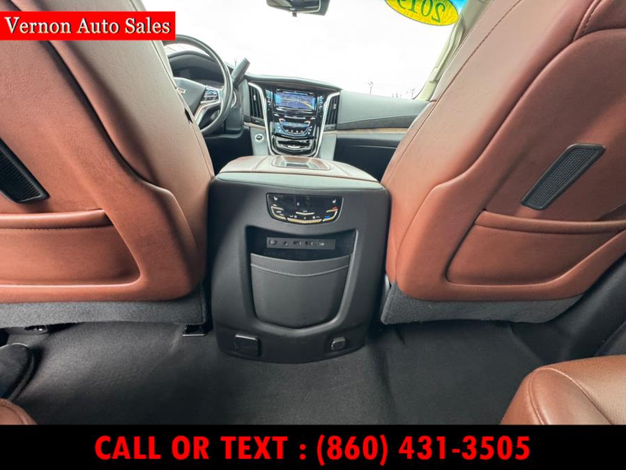 2019 Cadillac Escalade 4WD 4dr Luxury, available for sale in Manchester, Connecticut | Vernon Auto Sale & Service. Manchester, Connecticut 2019 Cadillac Escalade 4WD 4dr Luxury, available for sale in Manchester, Connecticut | Vernon Auto Sale & Service. Manchester, Connecticut