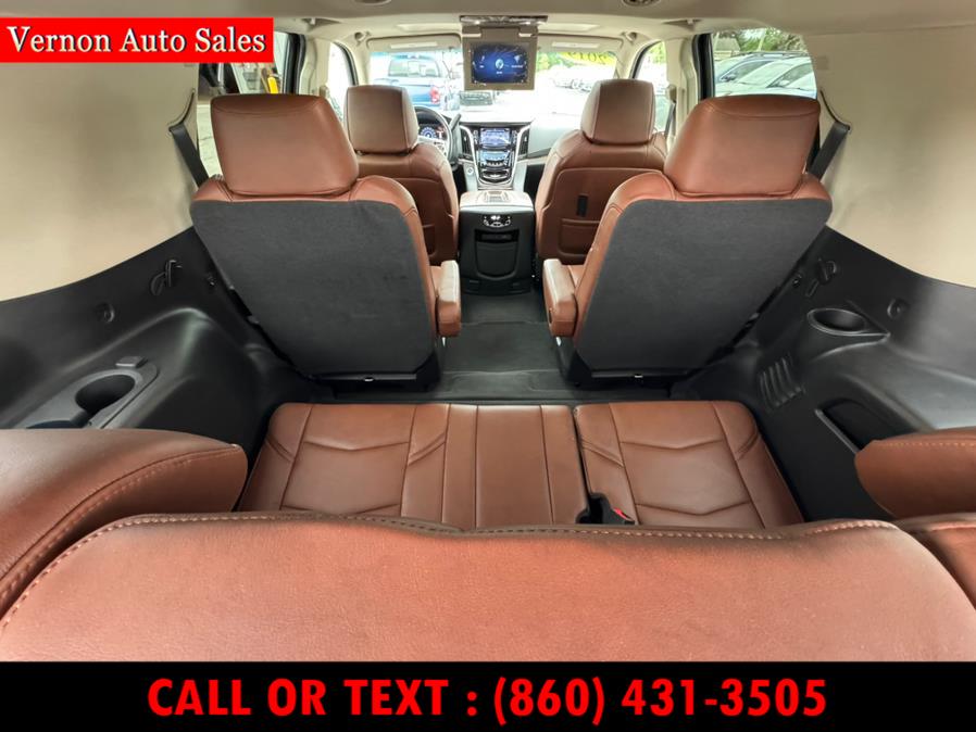 2019 Cadillac Escalade 4WD 4dr Luxury, available for sale in Manchester, Connecticut | Vernon Auto Sale & Service. Manchester, Connecticut 2019 Cadillac Escalade 4WD 4dr Luxury, available for sale in Manchester, Connecticut | Vernon Auto Sale & Service. Manchester, Connecticut