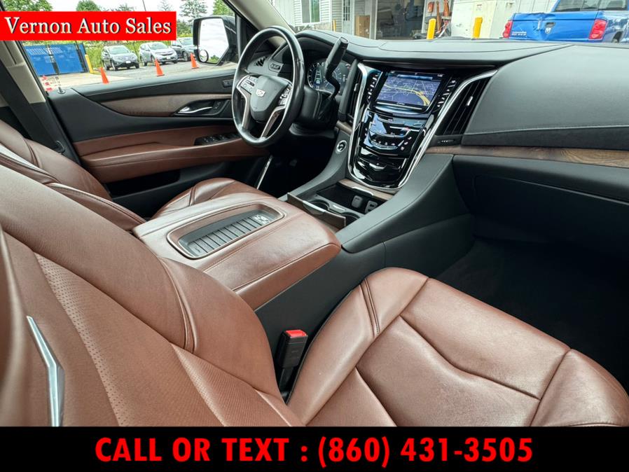 2019 Cadillac Escalade 4WD 4dr Luxury, available for sale in Manchester, Connecticut | Vernon Auto Sale & Service. Manchester, Connecticut 2019 Cadillac Escalade 4WD 4dr Luxury, available for sale in Manchester, Connecticut | Vernon Auto Sale & Service. Manchester, Connecticut