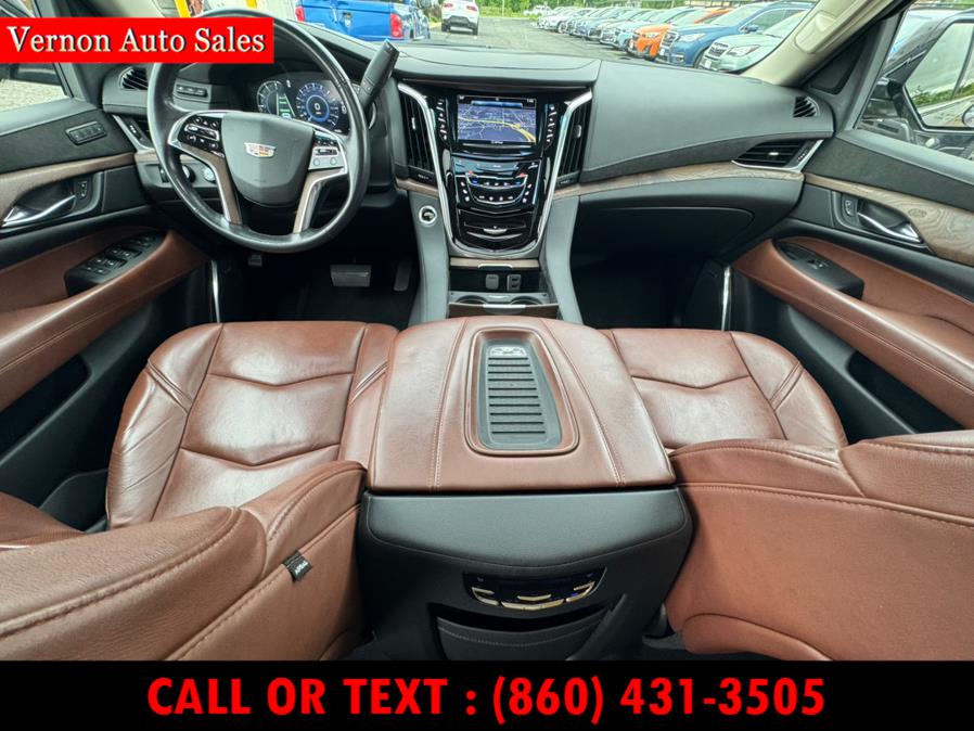 2019 Cadillac Escalade 4WD 4dr Luxury, available for sale in Manchester, Connecticut | Vernon Auto Sale & Service. Manchester, Connecticut 2019 Cadillac Escalade 4WD 4dr Luxury, available for sale in Manchester, Connecticut | Vernon Auto Sale & Service. Manchester, Connecticut