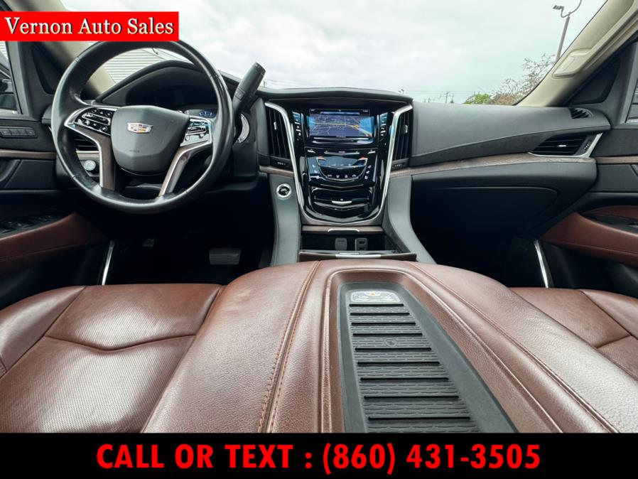 2019 Cadillac Escalade 4WD 4dr Luxury, available for sale in Manchester, Connecticut | Vernon Auto Sale & Service. Manchester, Connecticut 2019 Cadillac Escalade 4WD 4dr Luxury, available for sale in Manchester, Connecticut | Vernon Auto Sale & Service. Manchester, Connecticut