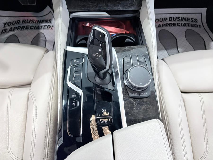 2022 BMW 5 Series 530e Plug-In Hybrid, available for sale in Franklin Square, New York | Luxury Motor Club. Franklin Square, New York 2022 BMW 5 Series 530e Plug-In Hybrid, available for sale in Franklin Square, New York | Luxury Motor Club. Franklin Square, New York