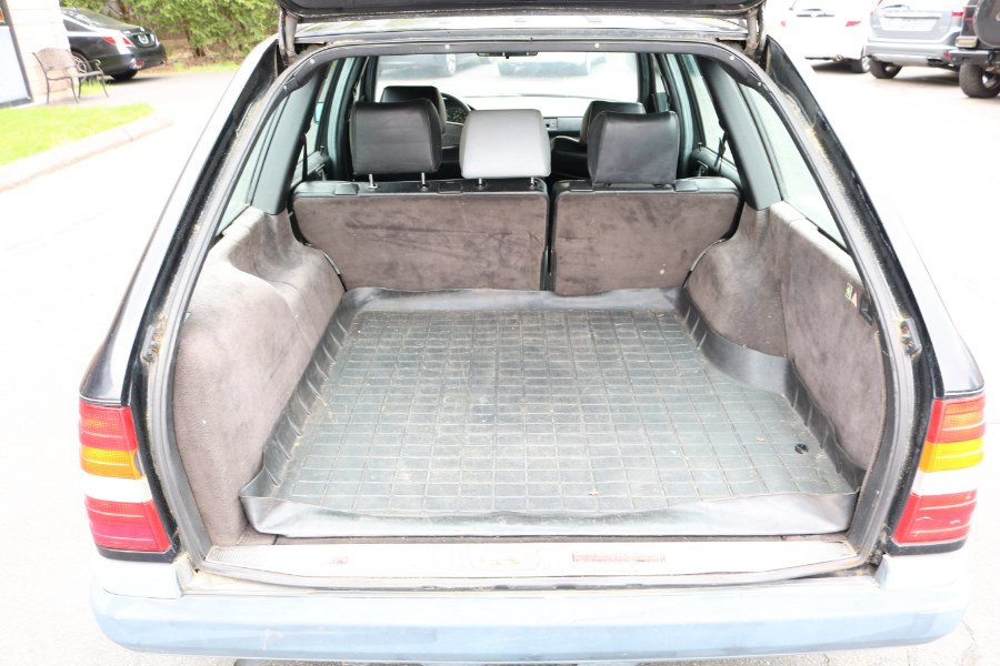 1987 Mercedes-Benz 300 Series 4dr Wagon 300TD Auto, available for sale in Bristol, Connecticut | Dealmax Motors LLC. Bristol, Connecticut 1987 Mercedes-Benz 300 Series 4dr Wagon 300TD Auto, available for sale in Bristol, Connecticut | Dealmax Motors LLC. Bristol, Connecticut