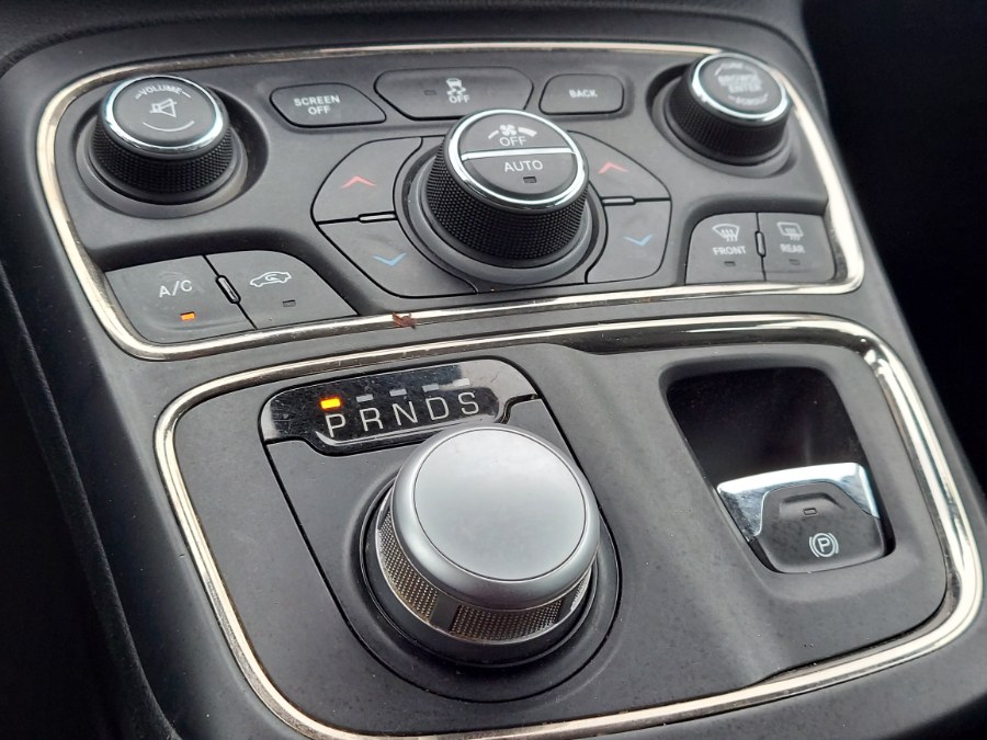 2015 Chrysler 200 4dr Sdn C AWD, available for sale in East Windsor, Connecticut | United Auto Sales of E Windsor, Inc. East Windsor, Connecticut 2015 Chrysler 200 4dr Sdn C AWD, available for sale in East Windsor, Connecticut | United Auto Sales of E Windsor, Inc. East Windsor, Connecticut