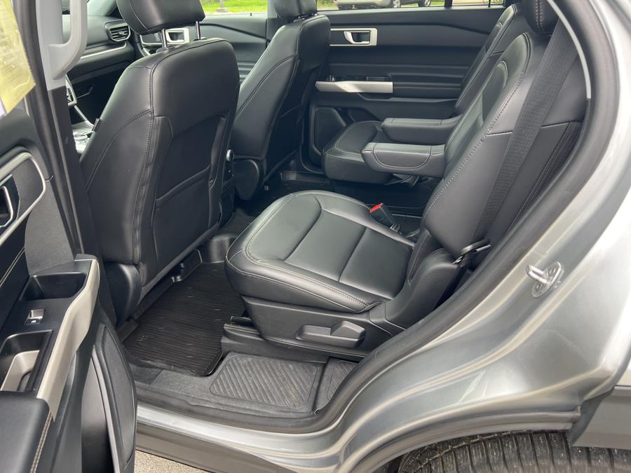2022 Ford Explorer XLT photo 5