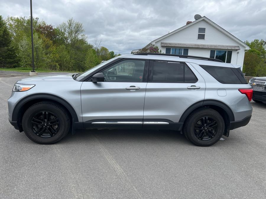 2022 Ford Explorer XLT photo 2